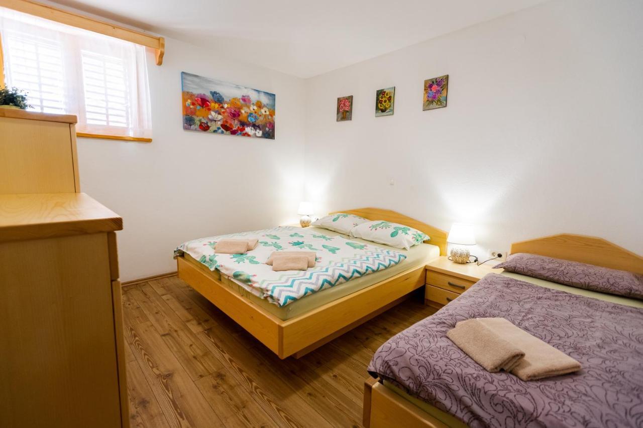 מטליקה Lahinja & Kolpa River Apartments מראה חיצוני תמונה