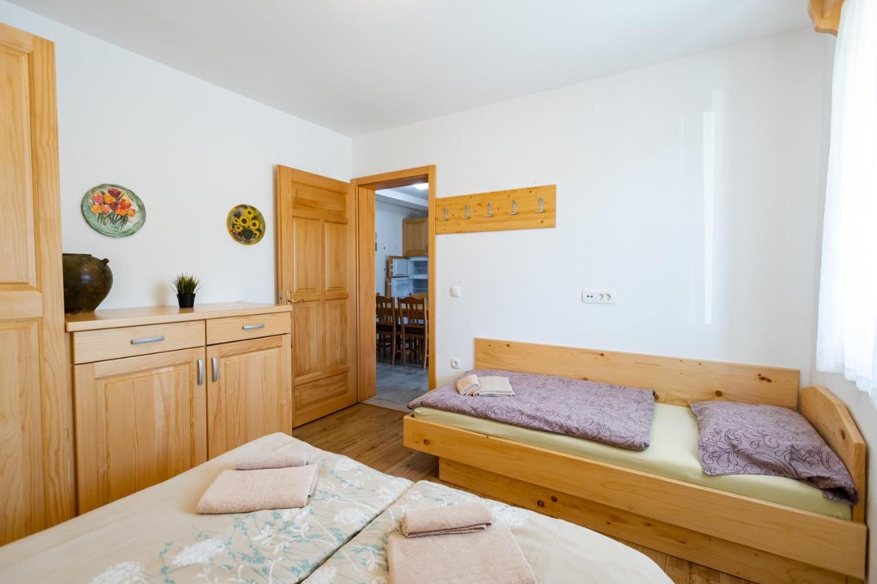 מטליקה Lahinja & Kolpa River Apartments מראה חיצוני תמונה