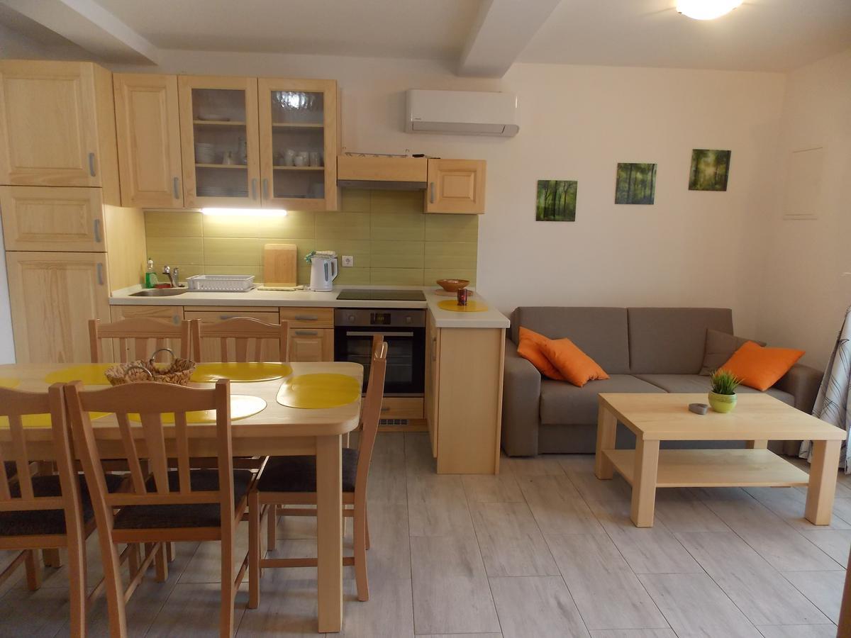 מטליקה Lahinja & Kolpa River Apartments מראה חיצוני תמונה